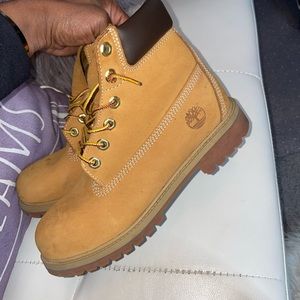 Wheat Timberland Boots, Size: 6 Big Boys